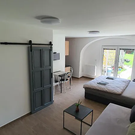 Cerny Kohout 3*